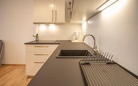 Innsbruck Urban Apartment I No Stairs I 24H Contactless Check-In